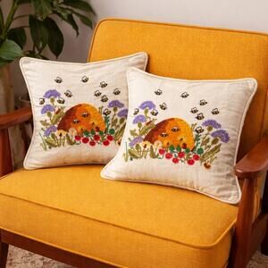 Vintage 1970s Avon Crewel Bee Garden Embroidered Throw Pillow Cases MidMod